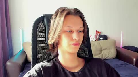 Snapshot of ostin_meoww chatting on 22, 4, 2026 Ostin online show from 22, 4, 2026