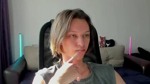 Snapshot of ostin_meoww chatting on 24, 4, 2026 Ostin online show from 24, 4, 2026