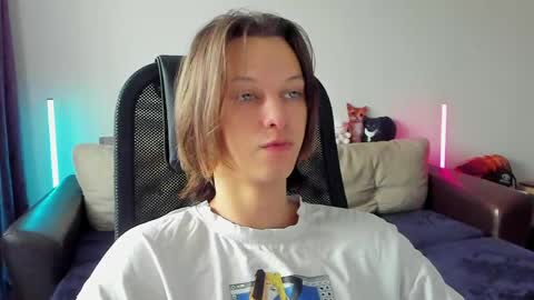 Snapshot of ostin_meoww chatting on 12, 5, 2026 Ostin online show from 12, 5, 2026