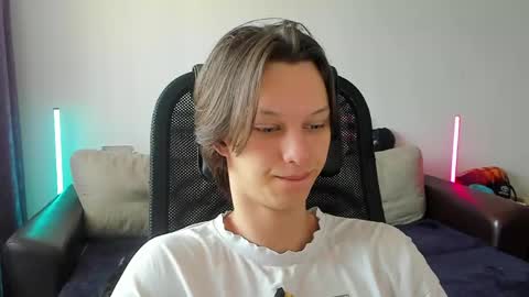 Snapshot of ostin_meoww chatting on 19, 5, 2026 Ostin online show from 19, 5, 2026