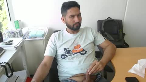 outdoornakedguy11_007 online show from 5, 12, 2024