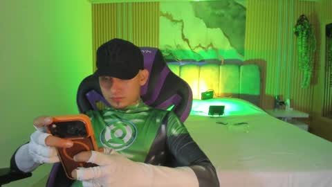 Snapshot of owen_drake chatting on 28, 4, 2026 Owen Drak online show from 28, 4, 2026