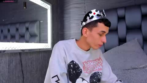 owen_stone1 online show from 8, 3, 2025