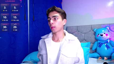 Snapshot of owenblue__ chatting on 2, 2, 2025 Owen Independent model online show from 2, 2, 2025