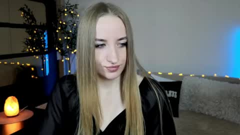 Snapshot of oxy_foxie chatting on 20, 5, 2026 Oxy Foxie online show from 20, 5, 2026