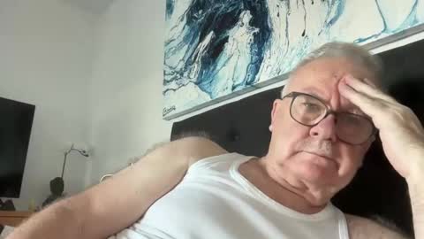 ozhairybearxxxx online show from 6, 12, 2024