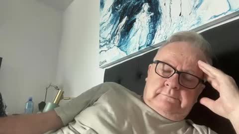 ozhairybearxxxx online show from 9, 3, 2025