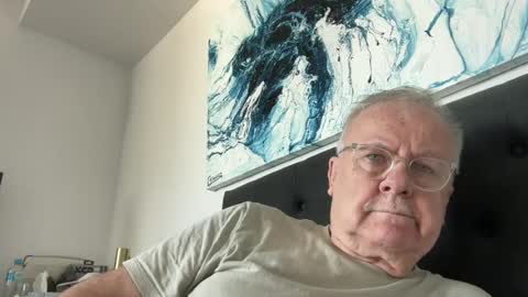 Snapshot of ozhairybearxxxx chatting on 12, 6, 2026 ozhairybearxxxx online show from 12, 6, 2026