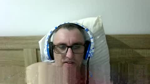 Snapshot of ozzie_male77 chatting on 28, 9, 2025 Brian online show from 28, 9, 2025