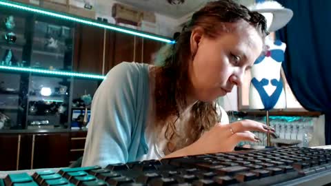 Snapshot of pa1e_pr1ncess chatting on 22, 4, 2026 Ella online show from 22, 4, 2026