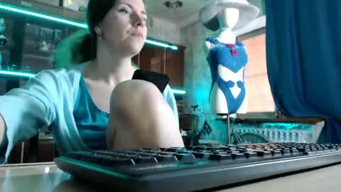 Snapshot of pa1e_pr1ncess chatting on 13, 5, 2026 Ella online show from 13, 5, 2026