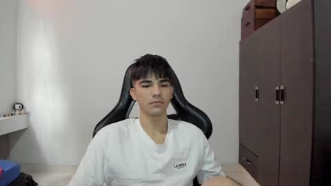 Snapshot of pakun_ chatting on 23, 12, 2024 pakun_ online show from 23, 12, 2024
