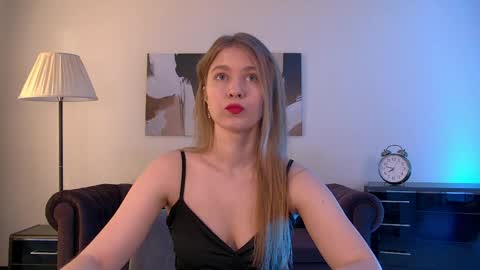 Snapshot of pamelablair chatting on 17, 5, 2026 Pamela Blair online show from 17, 5, 2026