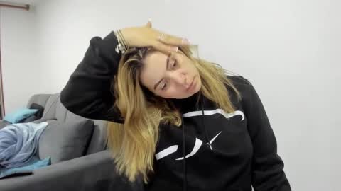 Snapshot of pamelaquenn_2 chatting on 30, 9, 2025 PAMELA QUEEN online show from 30, 9, 2025