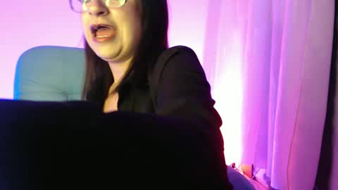 Carolinesworldx online show from 27, 2, 2025