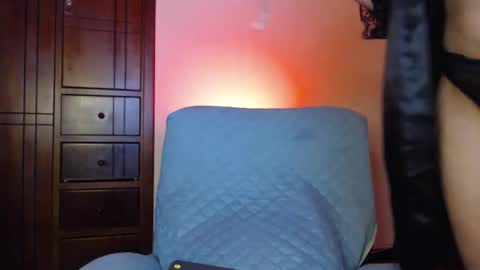 Carolinesworldx online show from 16, 2, 2026