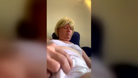 Snapshot of pantyvloletlace chatting on 3, 12, 2025 Pantyvioletlace online show from 3, 12, 2025