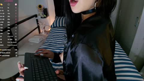 PAOLA IM INDEPENDENT MODEL online show from 5, 12, 2024