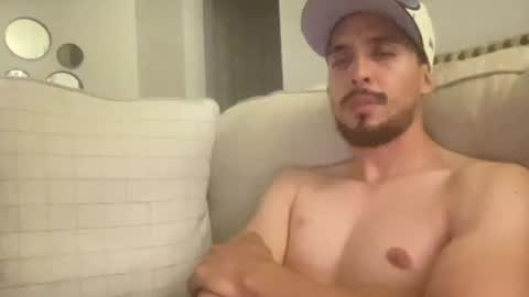 Snapshot of papicubano_guapo23cm chatting on 11, 6, 2026 papicubano_guapo23cm online show from 11, 6, 2026