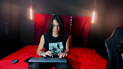Snapshot of paranoidtemptaion_ chatting on 13, 2, 2025 paranoidtemptaion_ online show from 13, 2, 2025