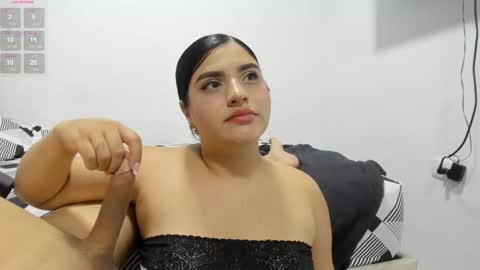 pareja_curiosa19 online show from 18, 3, 2026