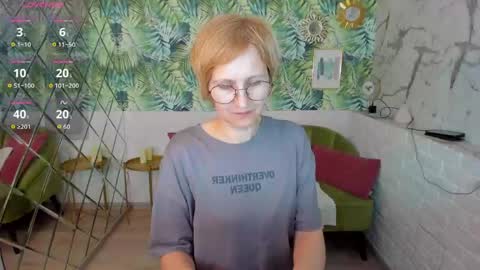 Snapshot of paris_cherry chatting on 8, 5, 2026 Paris online show from 8, 5, 2026