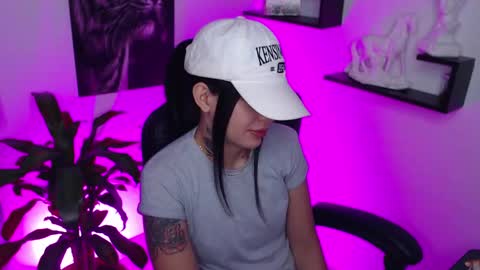 Paris D angelo online show from 25, 2, 2025