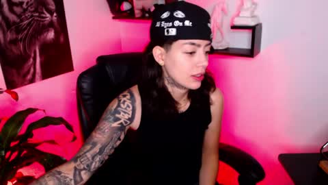 Paris D angelo online show from 21, 4, 2026