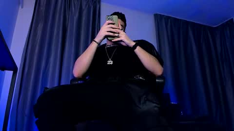 Paris online show from 17, 12, 2025