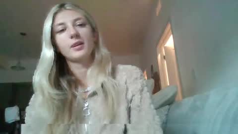 parisbaby2000 online show from 8, 10, 2025