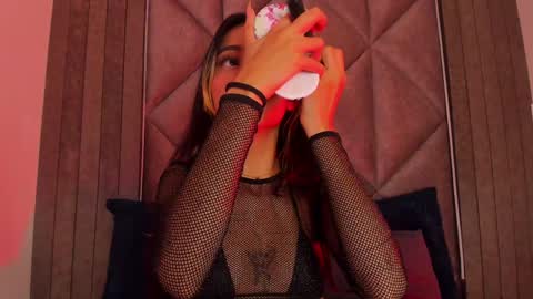 PARIS online show from 31, 1, 2025