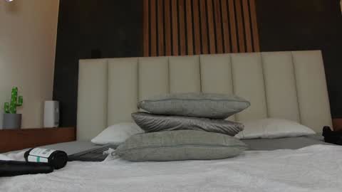 PARIS online show from 4, 2, 2025