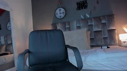 PARIS online show from 5, 2, 2025