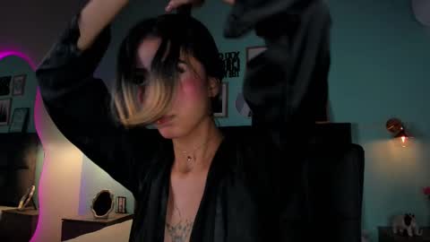 PARIS online show from 12, 2, 2025