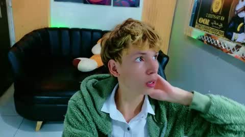 Snapshot of park_jimin1 chatting on 19, 9, 2025 park_jimin1 online show from 19, 9, 2025