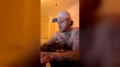 Snapshot of parkertom525 chatting on 6, 4, 2026 parkertom525 online show from 6, 4, 2026