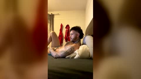 Snapshot of parkertom525 chatting on 11, 4, 2026 parkertom525 online show from 11, 4, 2026