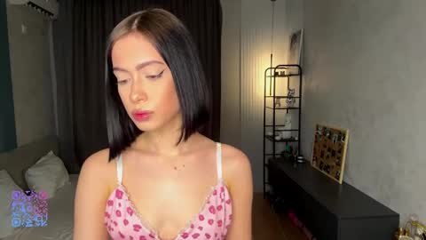 Stacy online show from 8, 4, 2026