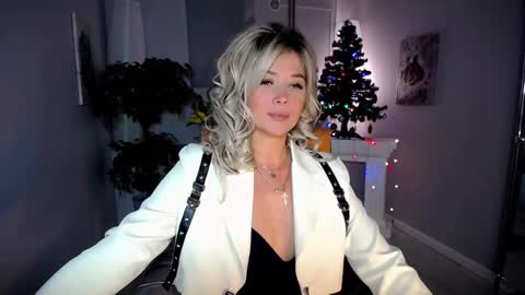 Snapshot of passionate_babe chatting on 14, 12, 2024 I have returned from vacation and I am glad to share my energy and emotions with you online show from 14, 12, 2024