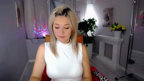 Snapshot of passionate_babe chatting on 21, 9, 2025 I have returned from vacation and I am glad to share my energy and emotions with you online show from 21, 9, 2025