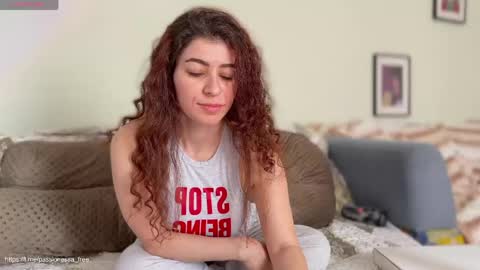 Snapshot of passionessa chatting on 12, 5, 2026 Call me Miss Alice Careful Passion Queen online show from 12, 5, 2026