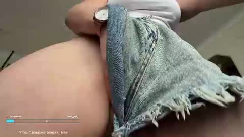 Snapshot of passionessa chatting on 24, 6, 2026 Call me Miss Alice Careful Passion Queen online show from 24, 6, 2026