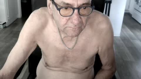 Snapshot of pastelito76 chatting on 4, 8, 2026 Bob online show from 4, 8, 2026