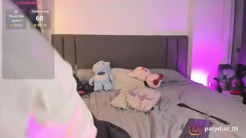 Snapshot of patricia69fox chatting on 8, 10, 2025 Paty online show from 8, 10, 2025