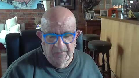 Snapshot of patvac chatting on 6, 10, 2025 patvac online show from 6, 10, 2025