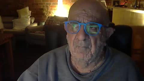 Snapshot of patvac chatting on 18, 5, 2026 patvac online show from 18, 5, 2026