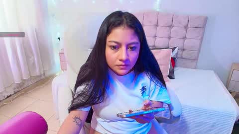 pau cute online show from 22, 10, 2025