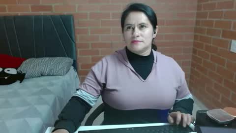 Snapshot of paula__117 chatting on 5, 5, 2026 paula__117 online show from 5, 5, 2026