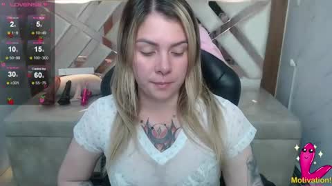 Snapshot of paula_b_ chatting on 3, 8, 2026 Paula online show from 3, 8, 2026