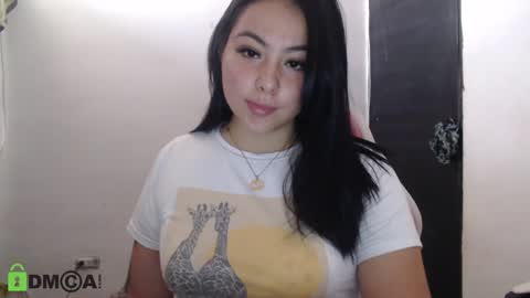 Snapshot of paula_torrez chatting on 4, 2, 2025 paula_torrez online show from 4, 2, 2025
